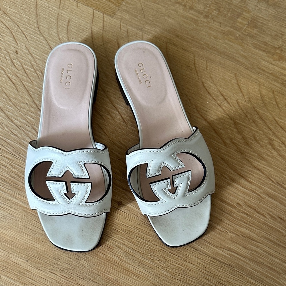 Gucci Women's Cream Mules with Logo Cutout